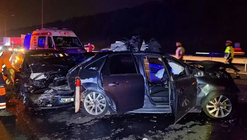 TEM Otoyolu'nda Şok Eden Zincirleme Kaza: 7 Kişi Yaralandı!