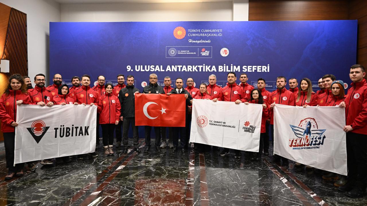 Türk Bilim İnsanları Yedinci Kez Antarktika'ya Yola Çıktı