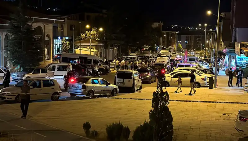 İki Ailenin Kavgasında Kan Aktı: 1'i Ağır, 3 Yaralı Zedeli