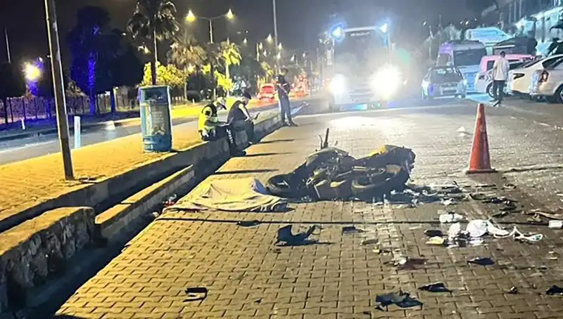 Alanya'da Motosiklet Kazası: Genç Hayat Kaybı ve Yaralılar