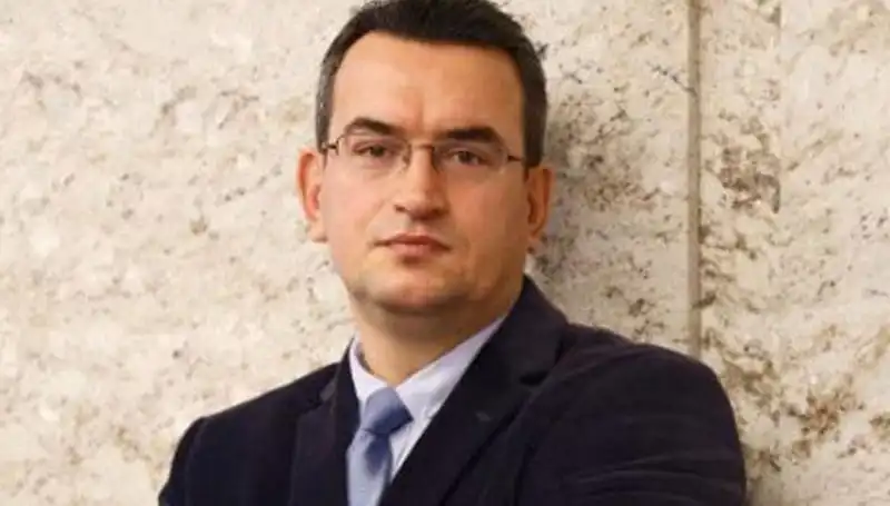 Metin Gürcan: DEVA Partisi’nin Kurucu Üyesinin Hayatı ve Siyasi Kariyeri