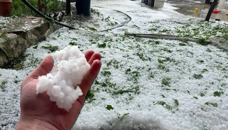 Haziran Ayında Yıldırım Gibi Dolu Sürprizi: Şehir Beyaza Büründü!