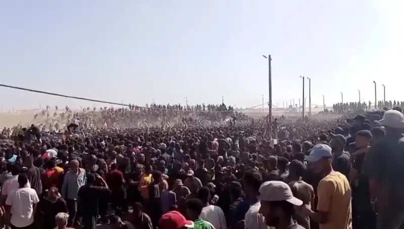 İsrail'in Gazze'de Yardım Dağıtım Noktasına Saldırısı: 26 Kişi Hayatını Kaybetti