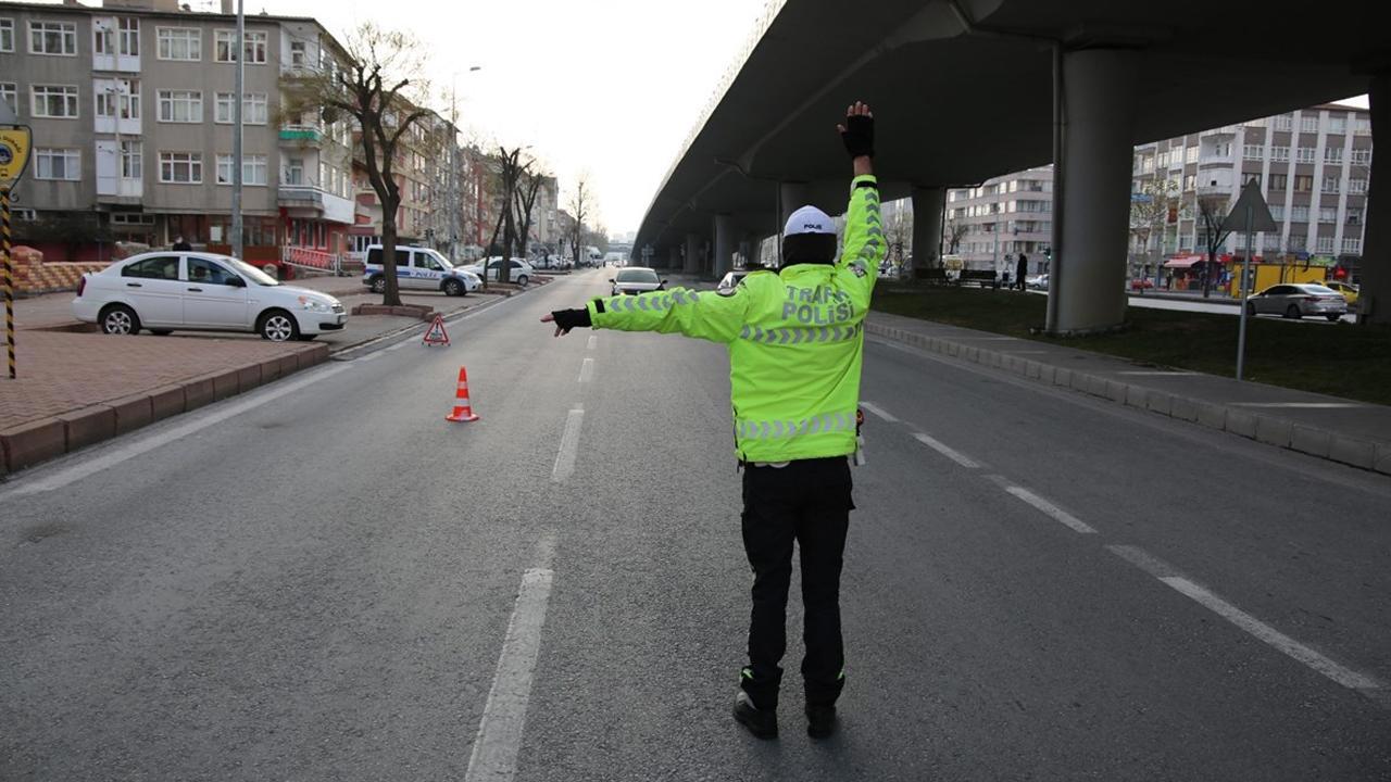 İstanbul'da Trafik Kapatılacak Yollar Açıklandı