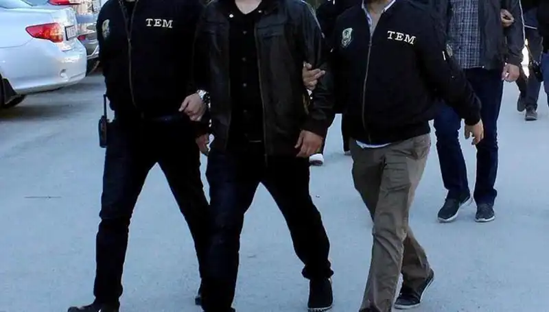 İstanbul'da Terör Operasyonu: 14 Gözaltı ile Tehlike Ortadan Kaldırıldı!