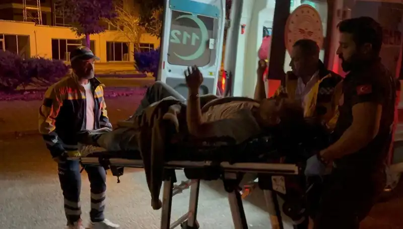 Polisten Kaçmaya Çalışan Genç, Bir Aracın Altında Kalmaktan Son Anda Kurtuldu