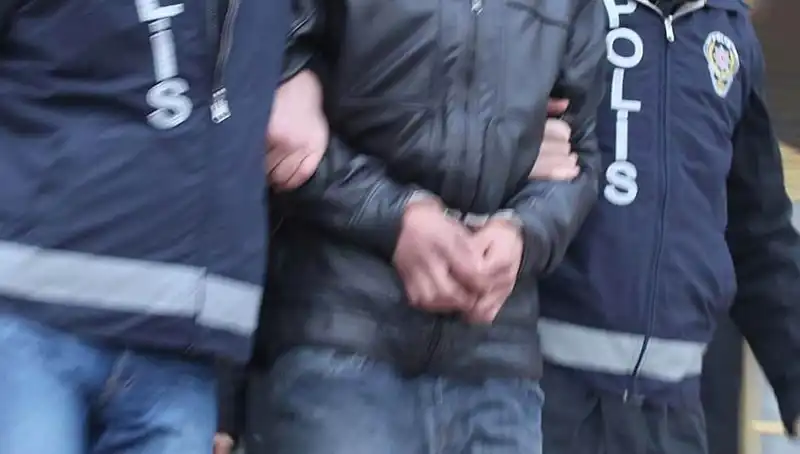 Adana'da Uyuşturucu Operasyonunda 45 Kişi Gözaltına Alındı!