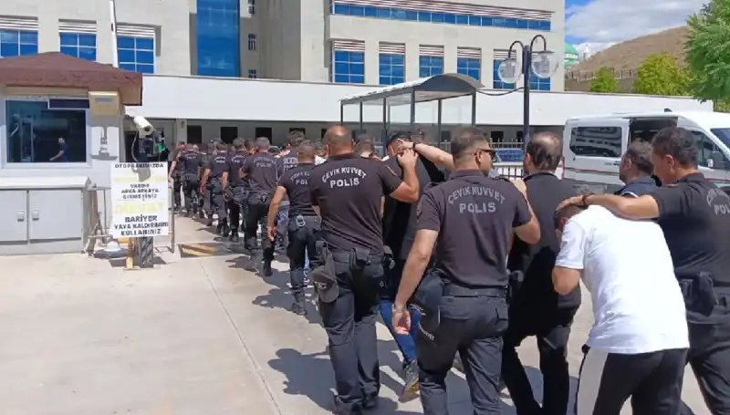 Ankara'da Tehdit Yoluyla Haraç Kesme Çetesi Çökertildi: Avukatlar da Gözaltında