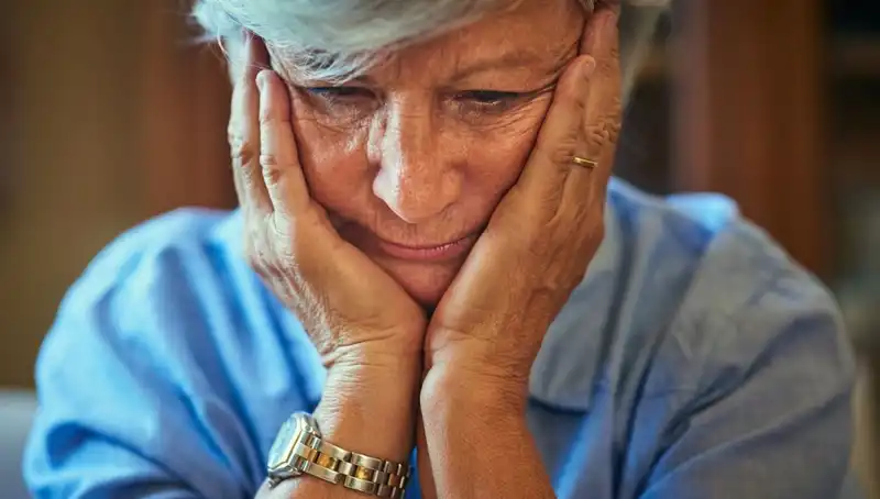 40'lı Yaşlarda Alzheimer’a Yakalanan Kadının İhmal Edilen Erken Uyarı İşareti