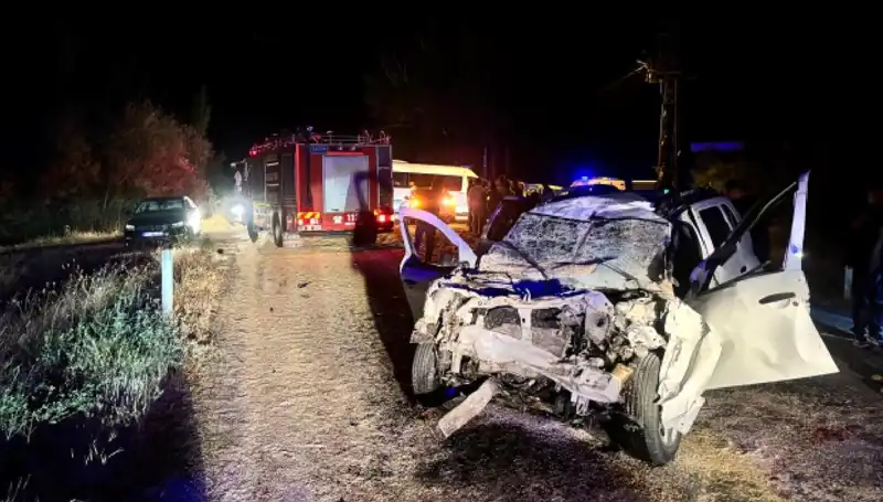 Ciple Traktör Çarpıştı: 5 Yaralı, Olay Yeri Kayıt Altında