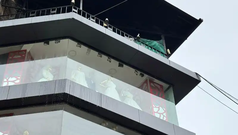 Giyim Mağazasında Korkutan Yangın: Alışveriş Keyfi Yerini Tehlikeye Bıraktı