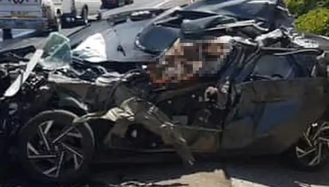 Şanlıurfa'da Otomobil Tankere Çarptı: Trafik Kazasında 1 Kişi Hayatını Kaybetti