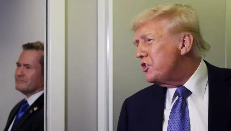 Trump’tan Şok Adım: Mike Waltz Görevden Alındı, Planlar Sızdı!