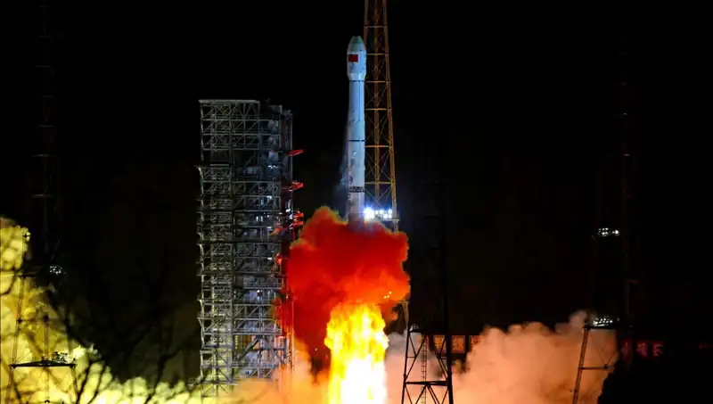 Çin, Asteroid Keşif Aracı Tienvın-2'yi Uzaya Gönderdi: Uzay Çağında Yeni Bir Dönem
