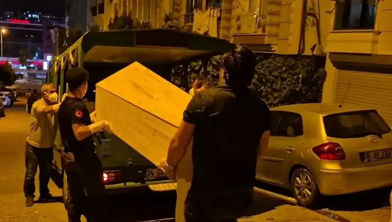 Esenyurt'ta Gizemli Bir Ölüm: Polisin Soruşturması Devam Ediyor