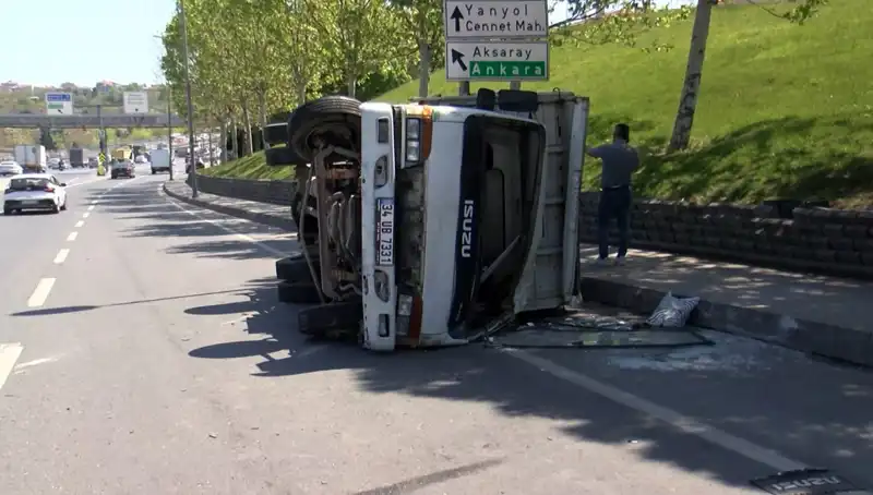 Küçükçekmece D-100 Karayolu'nda Feci Kaza: Yaralılar ve Yoğun Trafik