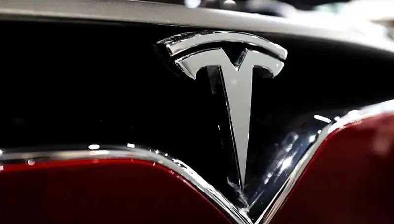 Tesla'da Fırtına: Ucuz Model Tartışmaları ve HW3 Sahiplerinin FSD Beklentisi