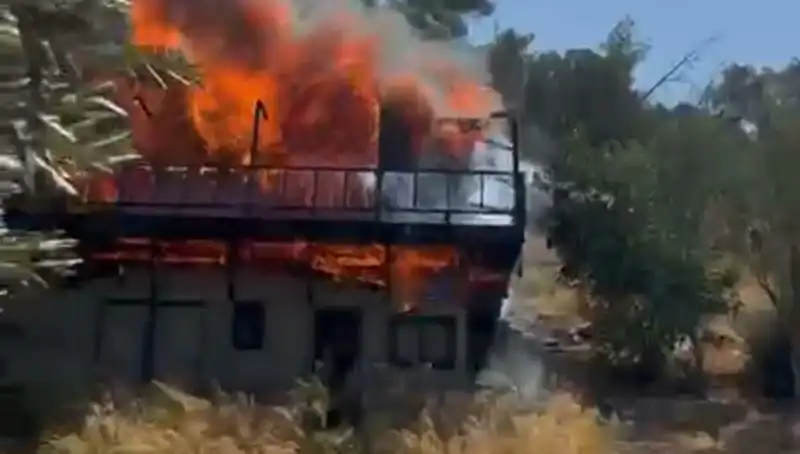 Bodrum'da Çıkan Yangın Ekipleri Harekete Geçirdi, Panik Hâkim Oldu