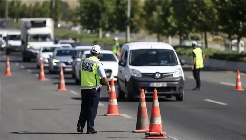 Konvoy Eylemi Tüneli Kapatıp Trafiği Felç Etti: Sebebi Ne?
