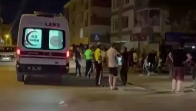 Alkollü Sürücü Tartıştığı Yayaları Kamyonetiyle Ezerek Aşırı Şok Yarattı
