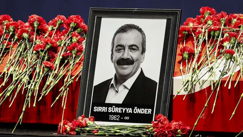 Meclis'te Sırrı Süreyya Önder'i Anma Töreni: Hatıralar ve Duygular İç İçe