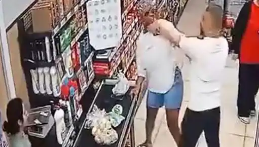 Markette Kasa Sırasında Gerginlik: Çocuğunun Önünde Kadına Saldırdı!