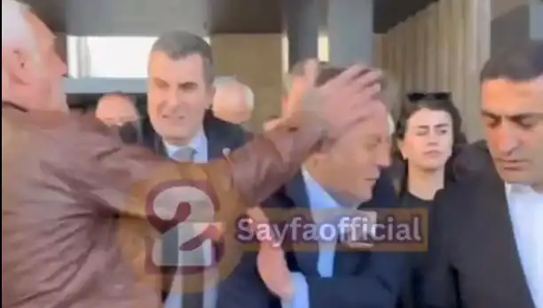 Özgür Özel'e Düşmanları Tarafından Fiziksel Saldırı