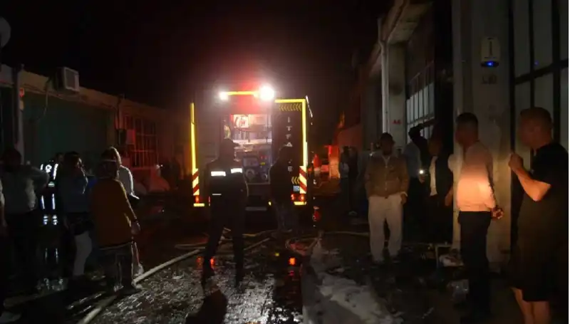 Gözlük Fabrikasında Çıkan Yangın Korku Dolu Anlar Yaşattı: Olay Yerinden Son Gelişmeler