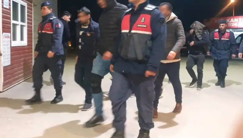 Uyuşturucu Partisinde Yakalanan Gençler: Bağ Evine Baskın Düzenlendi