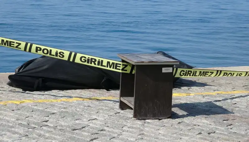 Falezlerin Gizemli Derinliklerinde Bulunan Erkek Cesedi Şok Etkisi Yarattı