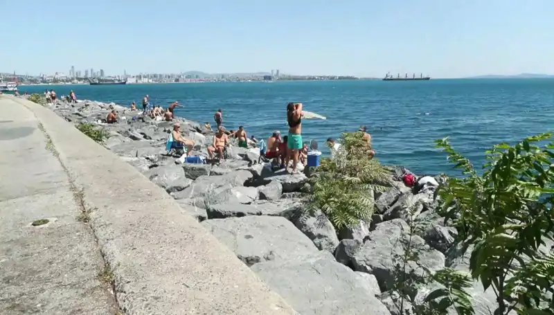 Hava Isındı, İstanbullular Keyif İçin Sahile Akın Etti!